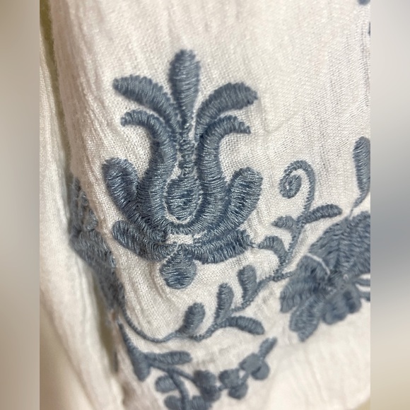 J. JILL Bohemian White Off/On Shoulder Embroidered Gauzy Top Sz XS - Picture 5 of 6